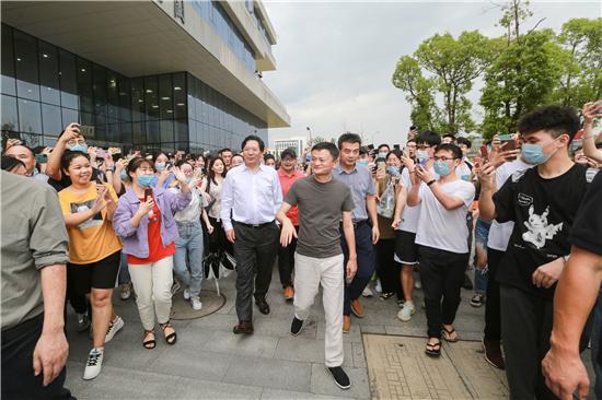 马云去澳洲学到了什么_学会跟客户沟通马云_马云学英语