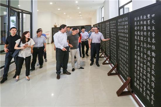 马云去澳洲学到了什么_马云学英语_学会跟客户沟通马云