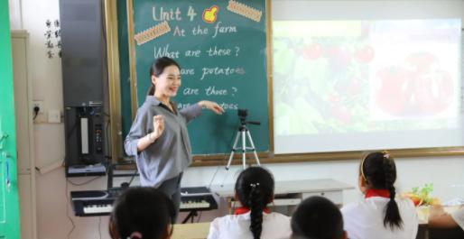 潮流英语学生用书3_学生英语_英语学生