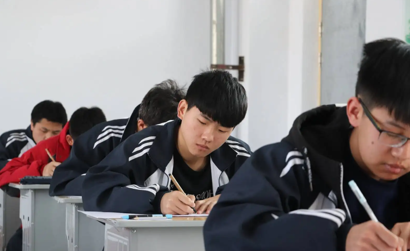 学英语教材_学乐英语是什么教材_英语零基础学口语好点的教材