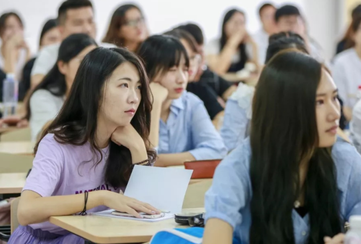 英语四级和考研英语哪个难_今年考研数学难英语难_集美大学学科英语考研难吗