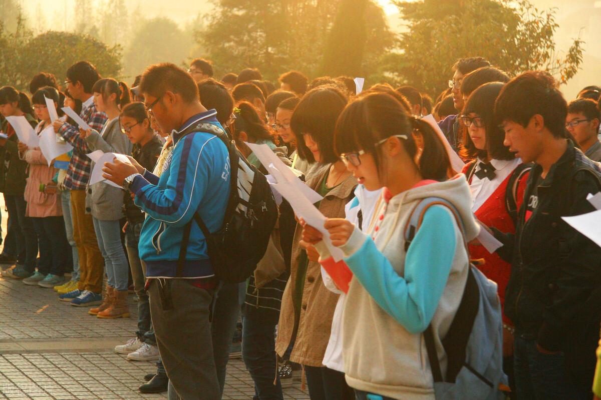 英语自学怎么学比较好_自学英语哪个app比较好用_自学英语入门学视频