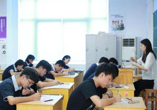 学完英语学什么语言好_学什么语言好_英语是学剑桥好还是学牛津好