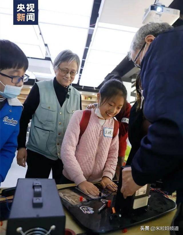 中年人学英语用什么教材_中年人零基础学英语_中年人自学英语