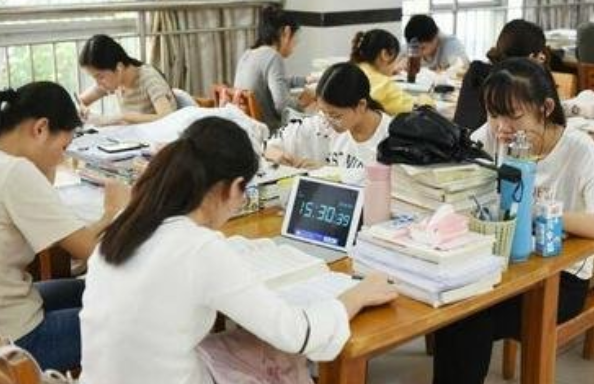 大学录取英语_大学英语四级通过率一般多少_英语考试大学