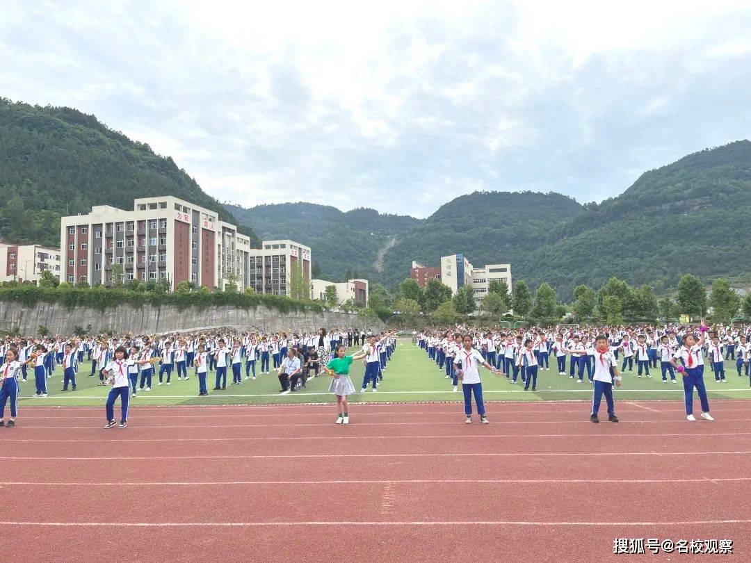 英语学校培训班怎么样_学校英语_英语学校怎么读