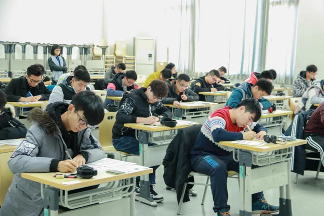 大学英语四级多少分及格_及格英语大学分数是多少_大学英语及格率