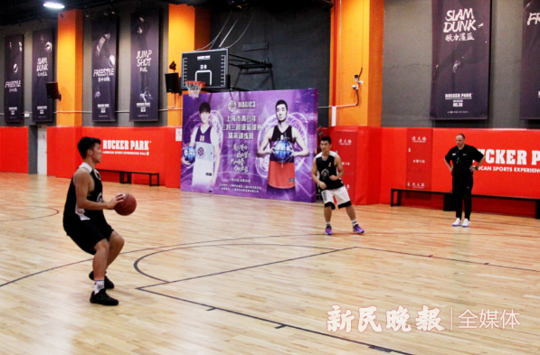 上海篮球教学_外教教篮球_上海看篮球外教一对一