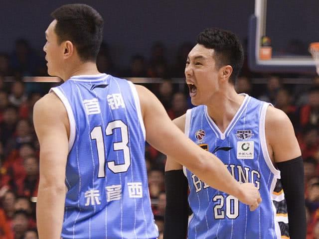 上海看篮球外教一对一_上海篮球老师_上海外事篮球