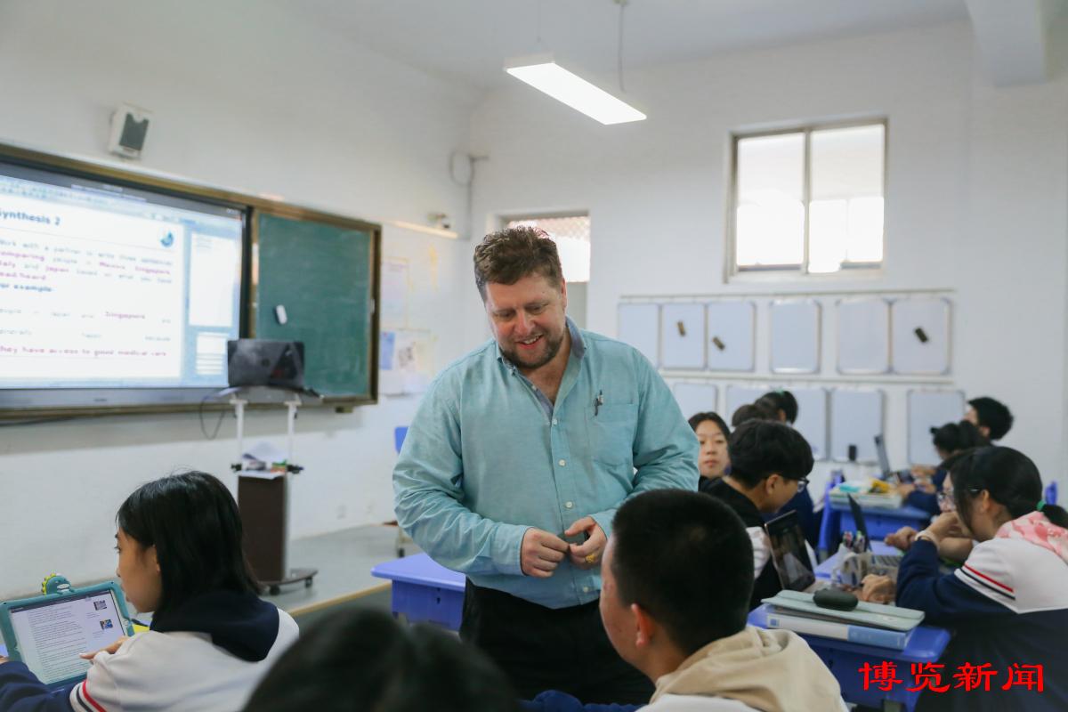 外教鼓励学生_外教追求学生_外教一对一怎么引导学生