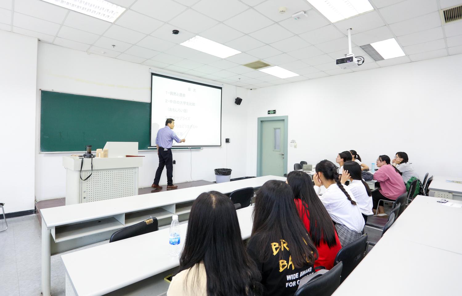 日语外教钱学森视频_日语外教老师一节课多少钱_日语学一对一外教多少钱