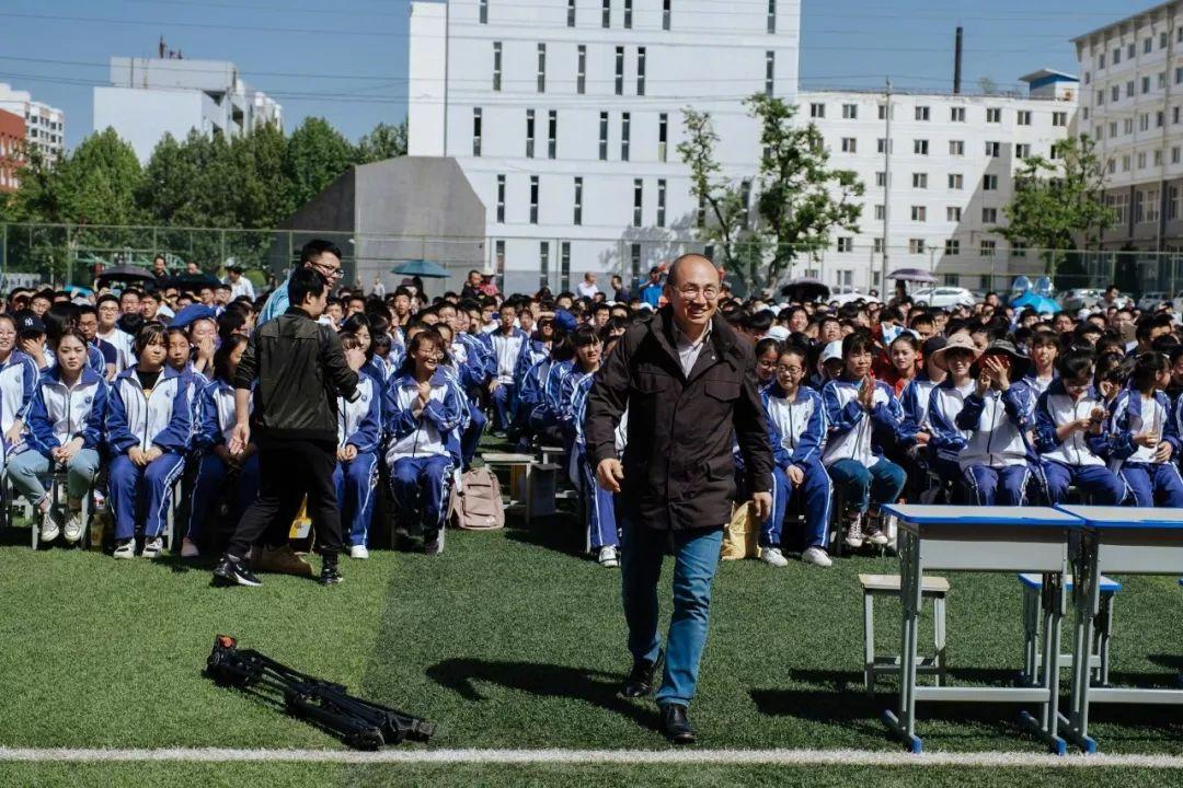 北京留学生外教一对一_在北京的外国留学生_外教在北京多少钱一个月