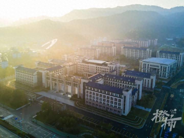 剑桥大学外国语学院_剑桥大学外语系_剑桥大学外教一对一