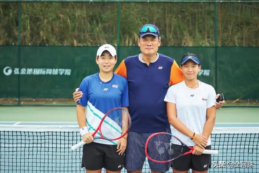 网球夏令营教练团队_弘金地国际网球学院训练计划_北京网球外教一对一app