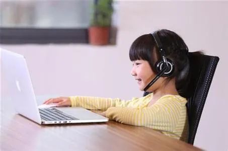 阿卡索和贝达英语哪家好_贝达英语教材对比vipkid_在线少儿英语机构师资对比