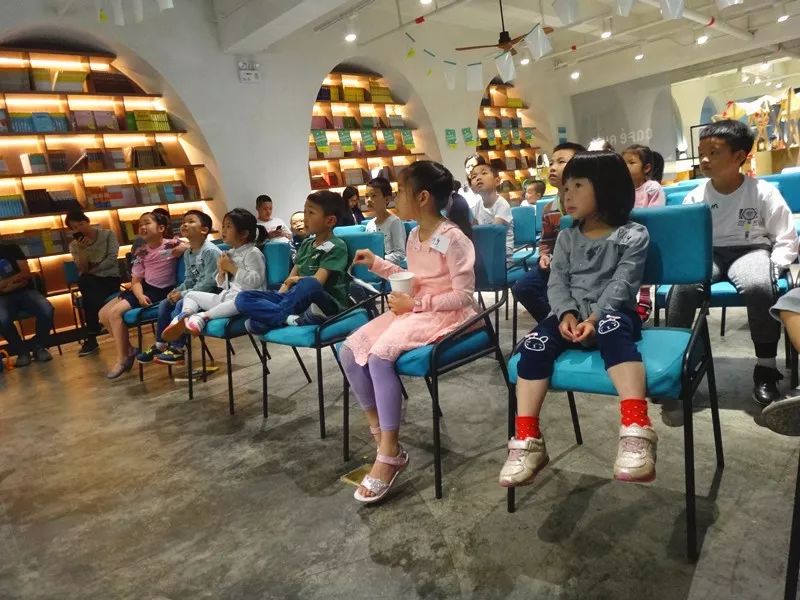 阿卡索一对二英语线上课堂_5-12岁少儿英语学习_阿卡索少儿英语线下活动