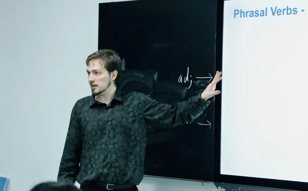 外教口语课学生进步_外教一对一培训哪里学_雅思特训一对一教学