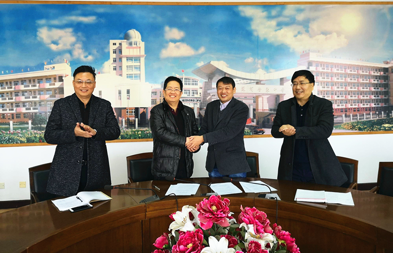 启外让世界与我们共同成长_启外成长教育_启东外教一对一老师