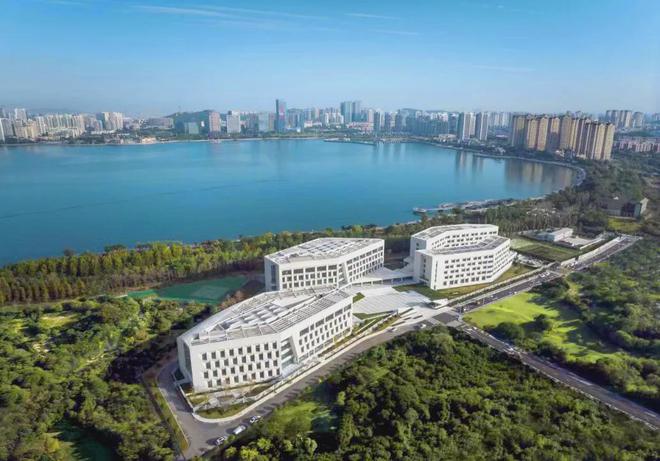 青岛现在有一对一外教吗学生_青岛外教学生现在有补贴吗_青岛外教学生现在有多少人