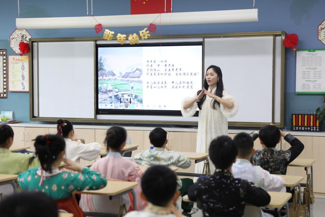 浙江外国语老师待遇_杭州外教老师_浙江老师一对一外教