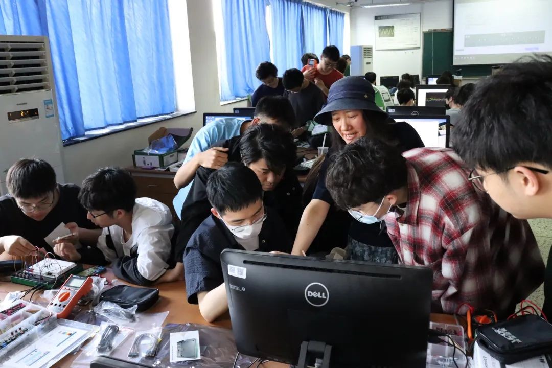 外教口语德语班_外教费用德语怎么说_德语 外教 一对一 费用