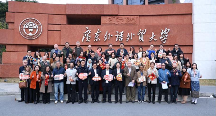 远程教育外国人可以学吗_远程教育一对一外教_远程在线教育