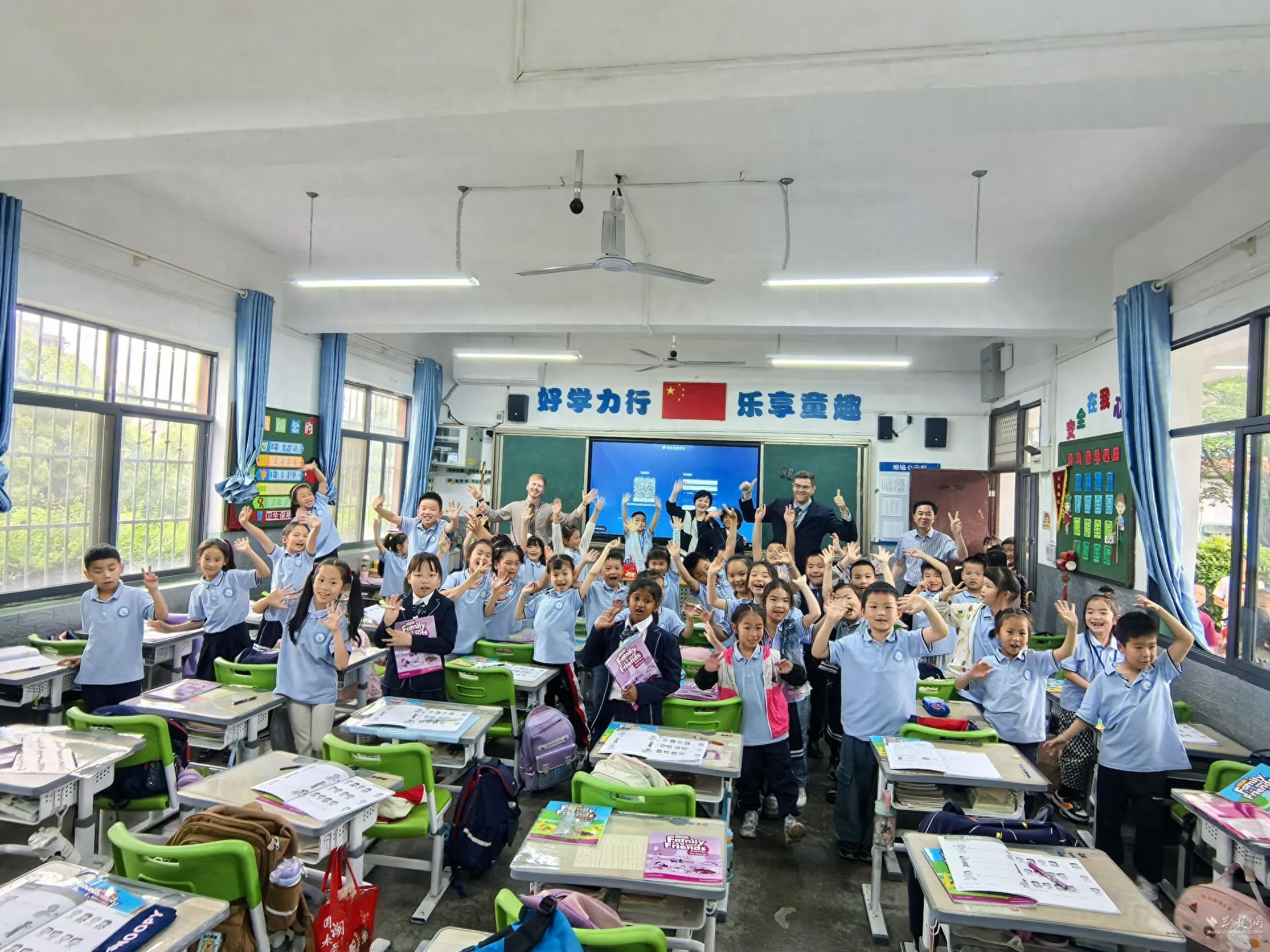 爱莎国际学校外教互动教学_武汉军山小学英语启蒙课_武汉成人线下外教一对一